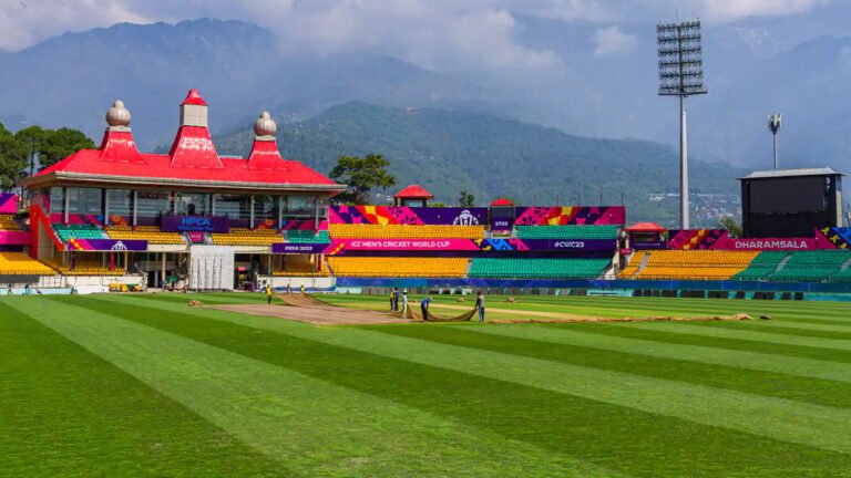 Dharamsala Pitch: ధర్మశాలలోనూ బ్రిటీషోళ్లకు కష్టాలే..